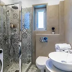 Vilă Myli - *
