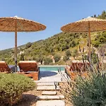 Villa Myli - *