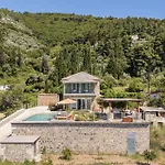 Myli - Vilă