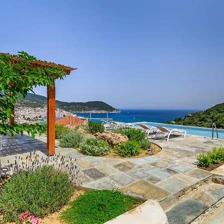 Myli - Skopelos Town